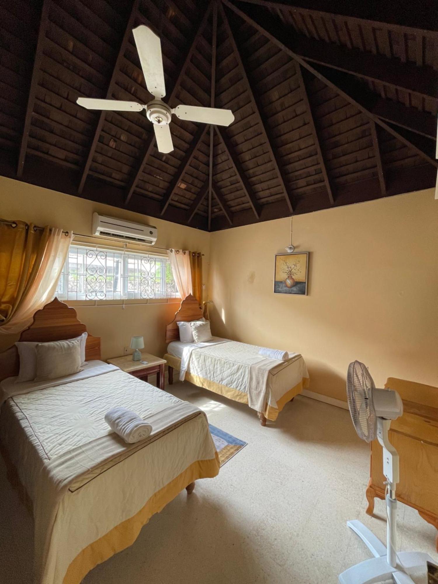 Peaceful Palms Montego Bay酒店 外观 照片